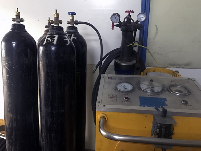 蓄能器充氮過程中有哪些方法步驟？