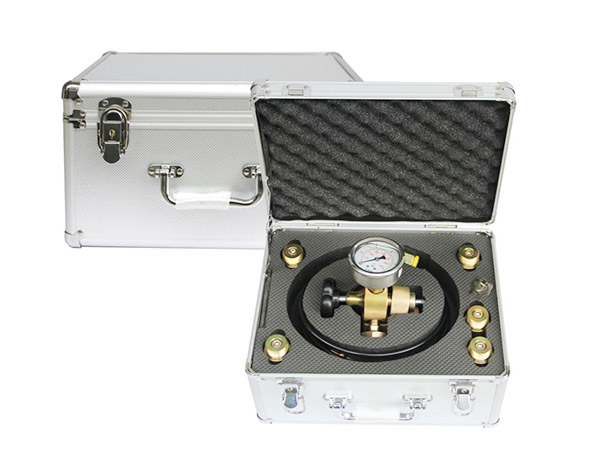 蓄能器廠家簡述充氮車使用過程中注意哪些？